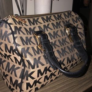 Micheal kors tote